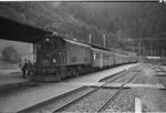 Pilgerzug der Bodensee-Toggenburgbahn-Gesellschaft (BT) mit Lokomotive Be 4/4 16 sowie Leichtstahl- und Einheitswagen I der Schweizerischen Bundesbahnen (SBB) in Biberbrugg