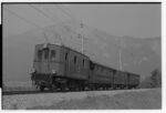 Zug der Rhätischen Bahn (RhB) mit Lokomotive Ge 2/4 205, Personenwagen A2 1102, Gepäckwagen D2 4052 und Personenwagen B2 2060  in Malans