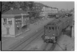 Reisezug der Schweizerischen Bundesbahnen mit Lokomotive Ae 3/6 II 10452 in Aarau
