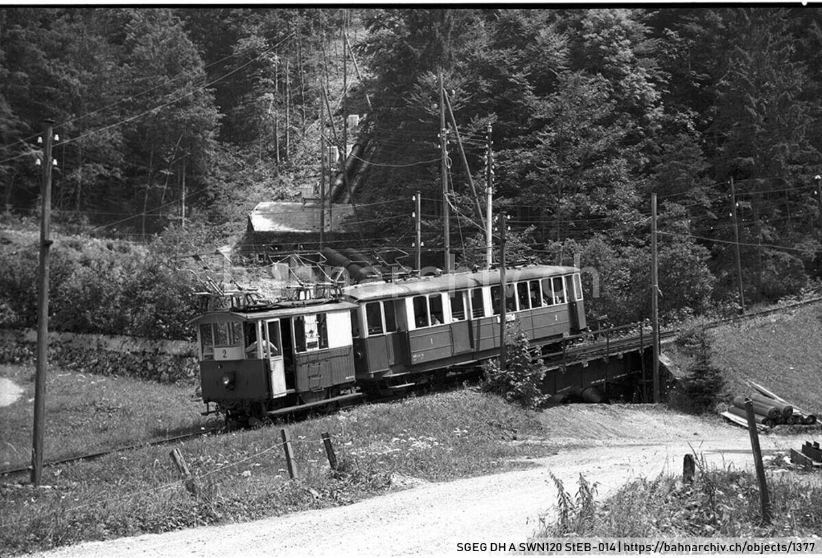 SGEG DH A SWN120 StEB-014: Zug der Elektrischen Bahn Standsstad-Engelberg (StEB) mit Zahnradlokomotive HGe 2/2 2 und Triebwagen ABDe 2/4 10 in Engelberg