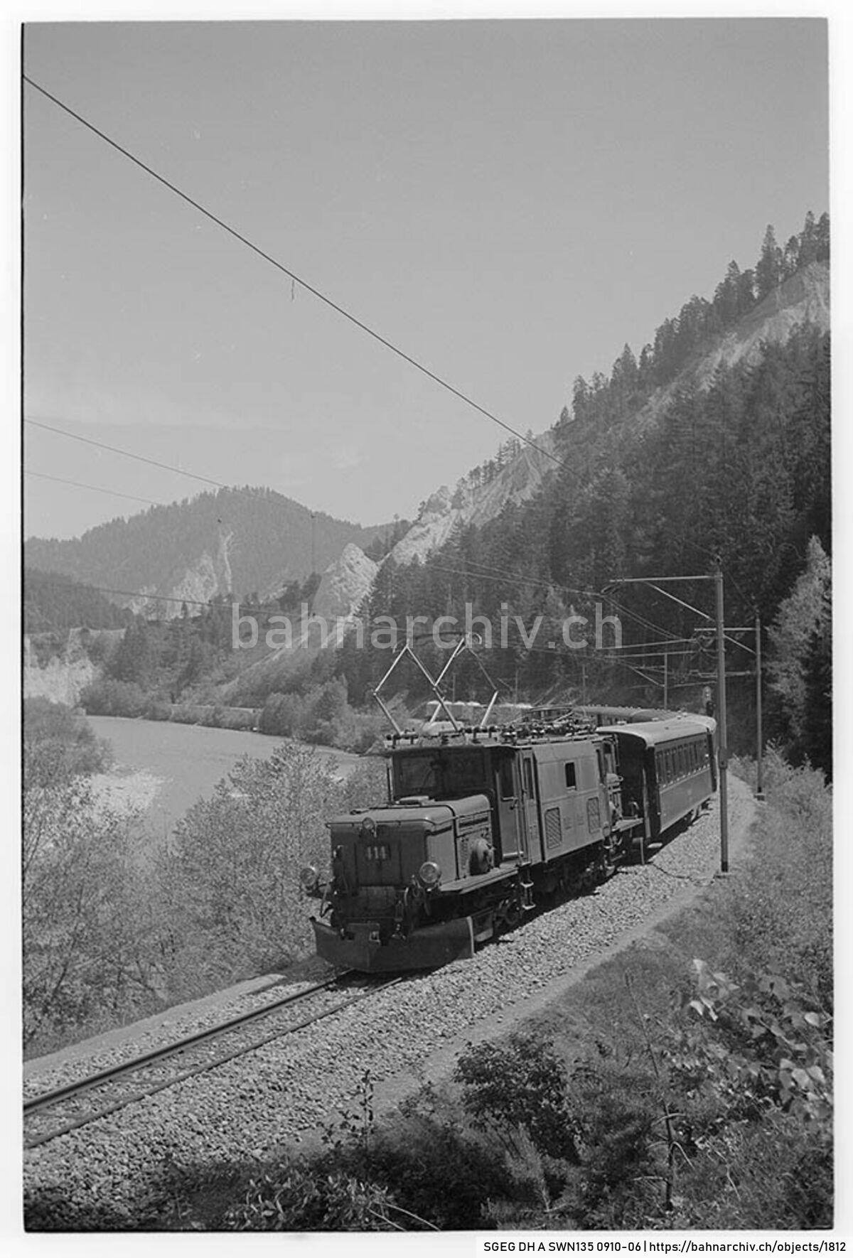 SGEG DH A SWN135 0910-06: Ge 6/6 I 414 der Rhätischen Bahn (RhB) mit Zug 745 zwischen Versam und Safien
