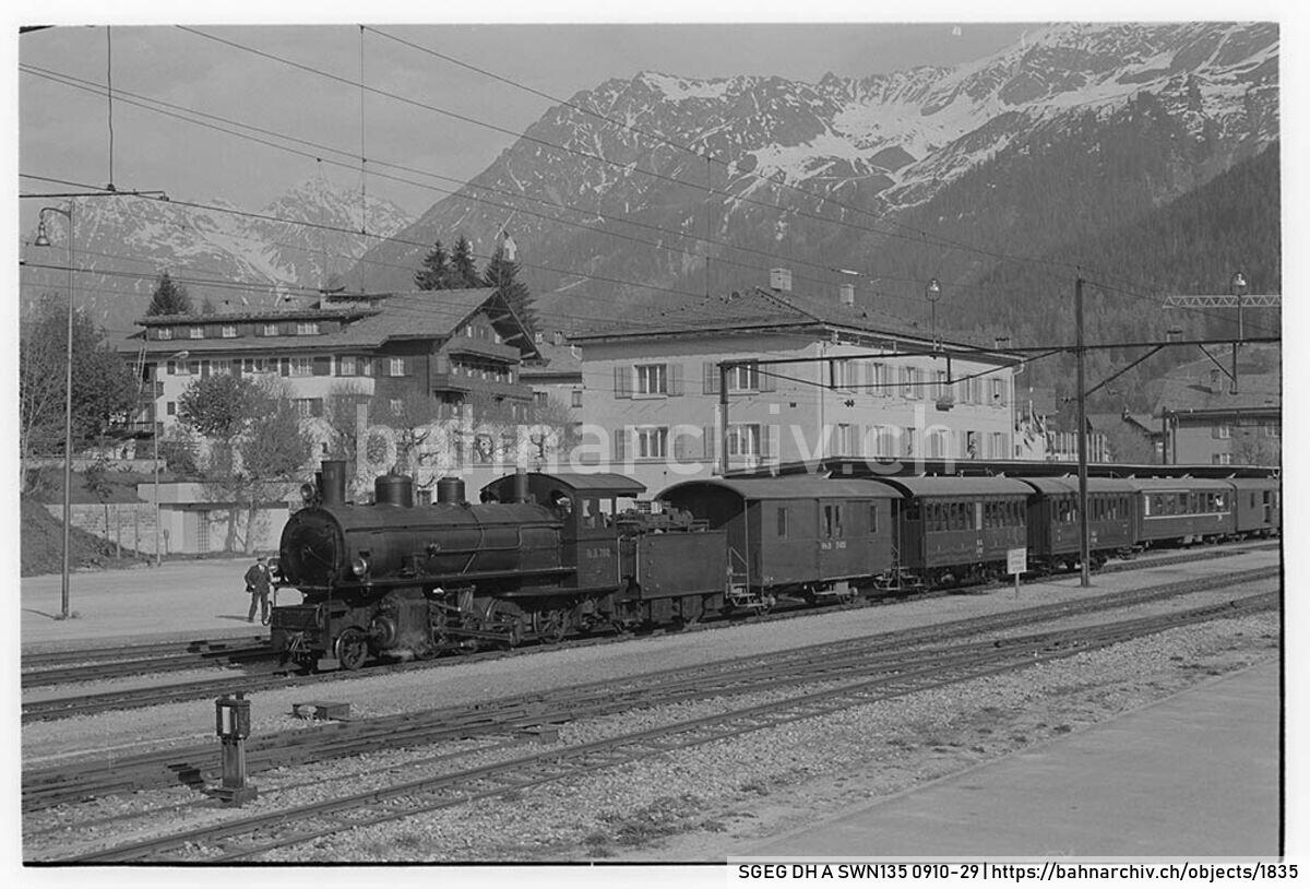 SGEG DH A SWN135 0910-29: Extrazug der Rhätischen Bahn (RhB) mit Dampflokomotive G 4/5 108, Gepäckwagen D2 4052 sowie Personenwagen A2 1102 und B2 2060 in Klosters